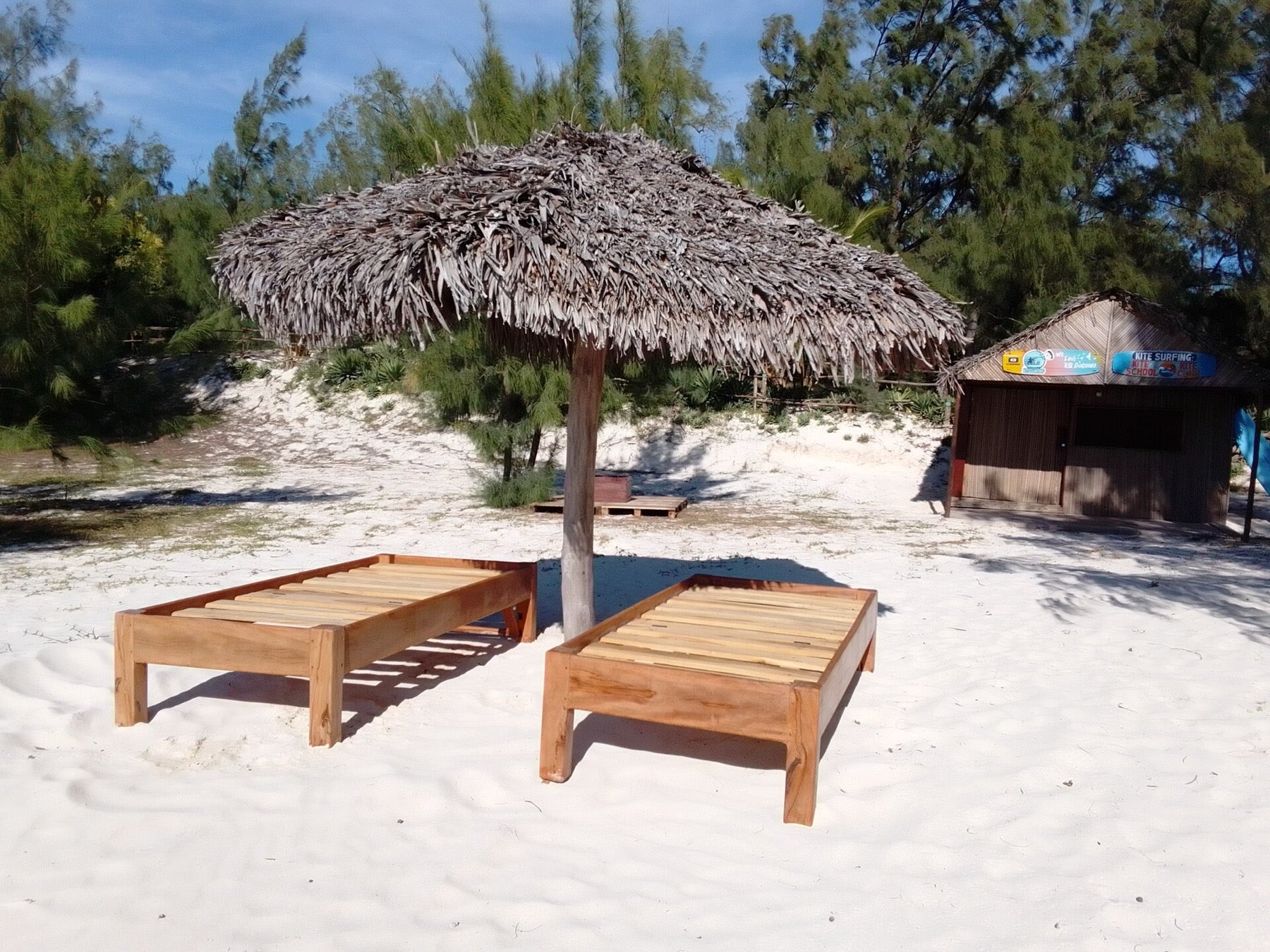 Sakalava Bay, Madagascar: Wild north coast, strong wind, flats inside and reef outside