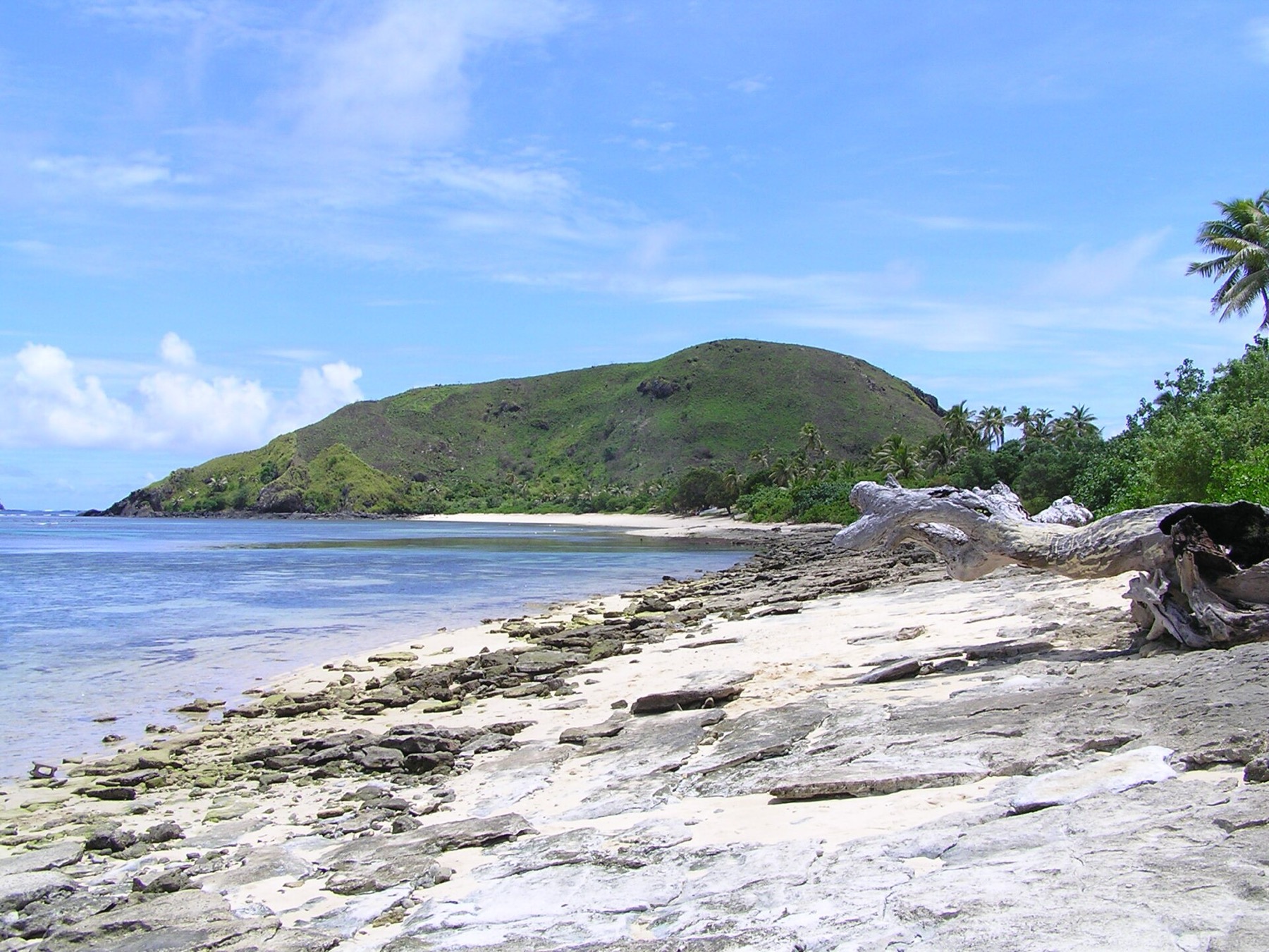 Namotu Island field view 2